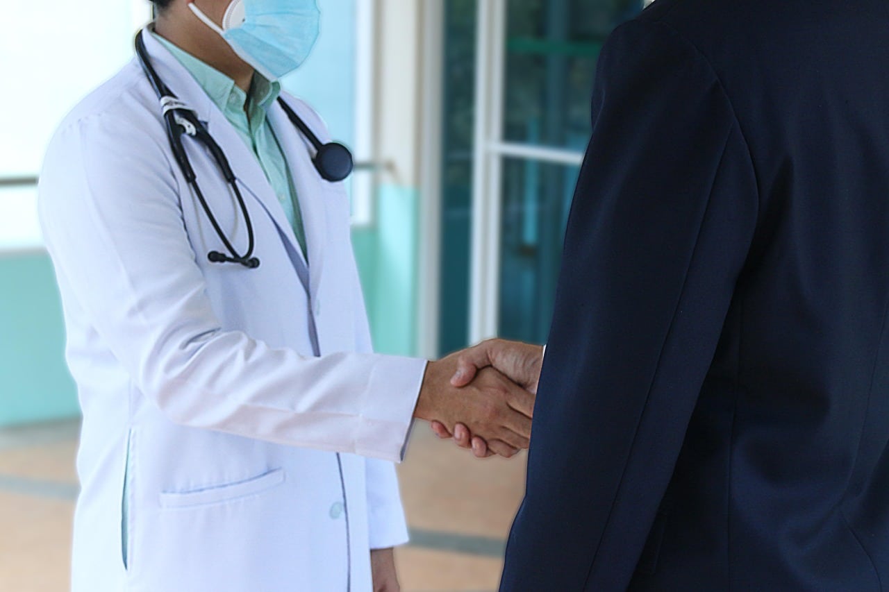 Care sunt noutățile și clarificările CNAS despre concediul medical începând cu 1 august