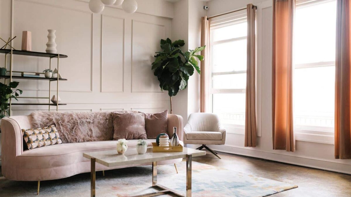 Tendințe în design interior 2025: culori, materiale și stiluri în vogă modern living room style