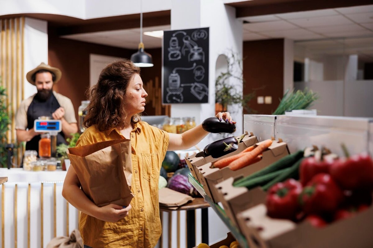 Care este raportul dintre retailul alimentar românesc şi multinaţionalele în România?