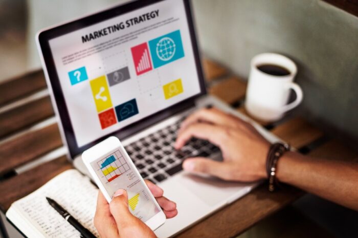 Calatoria digitala o perspectiva istorica asupra marketingului online