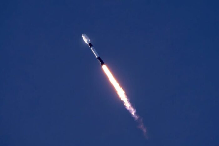 Care sunt realizările în urma colaborării dintre NASA şi SpaceX? Falcon 9 launches 28 Starlink satellites from Florida