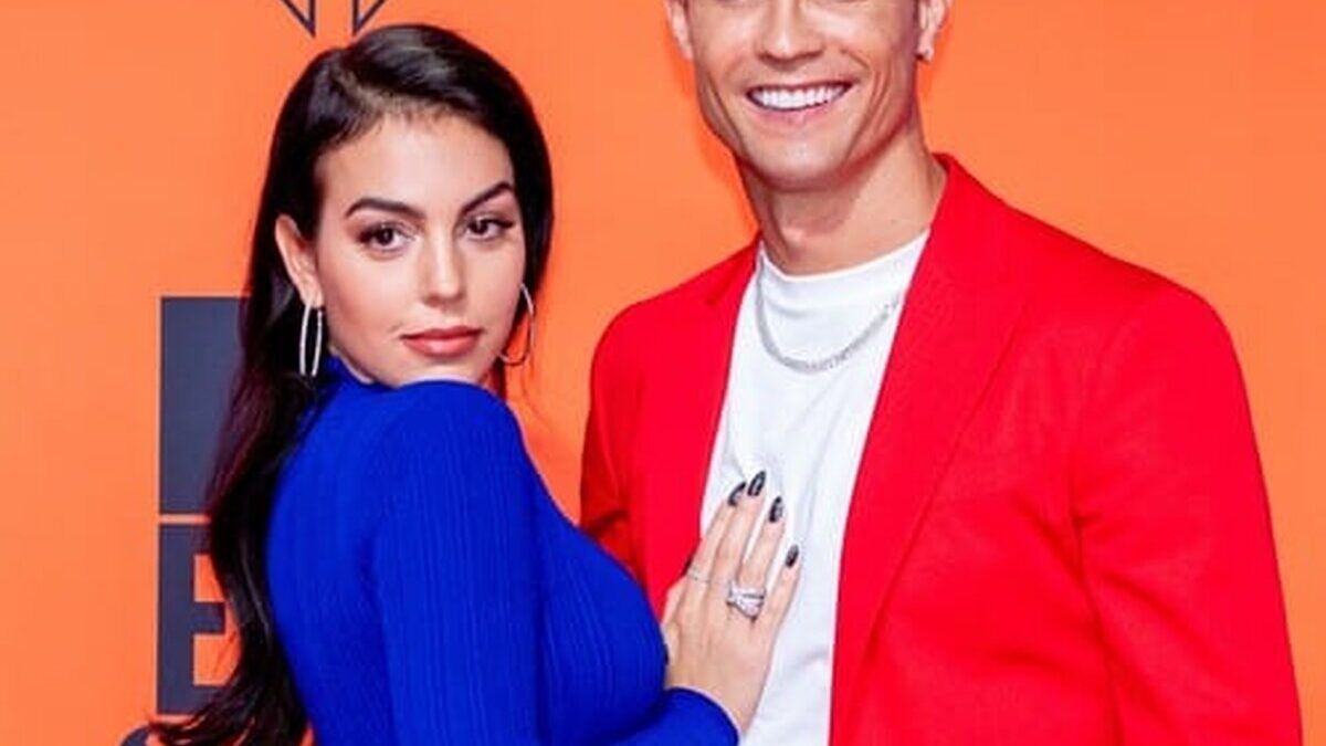 Cât a dat Cristiano Ronaldo pe inelul de logodnă pentru Georgina? profimedia 0481098803