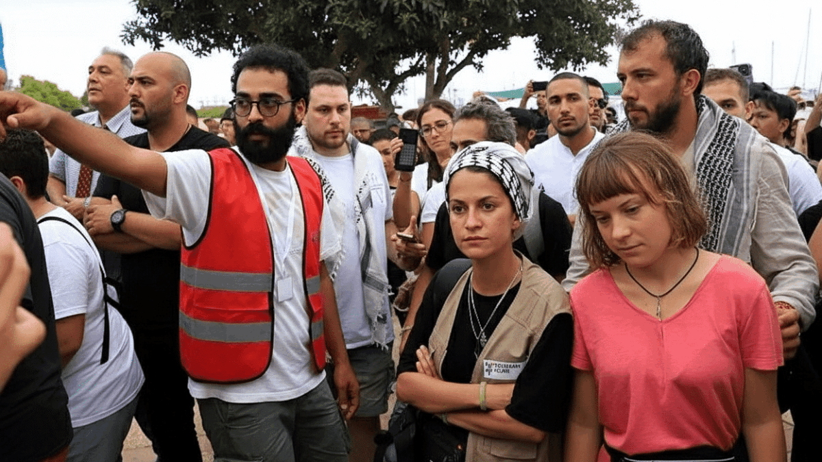 Cine şi de ce a atacat nava activiştilor de mediu din Tunisia? featured image 57