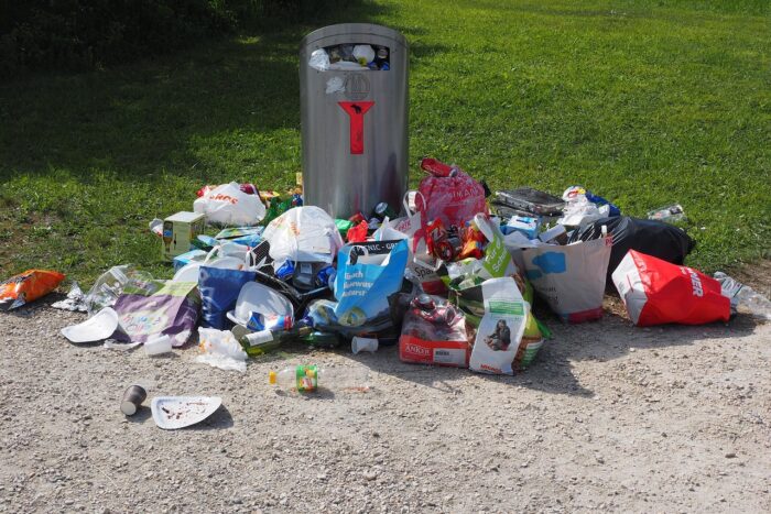 Unde se află primul centru de colectare a deșeurilor, finanțat prin PNRR, în România? garbage can 1260832 1280