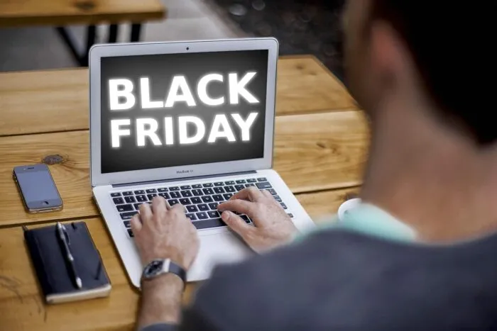 black-friday-4645768_1920.jpg