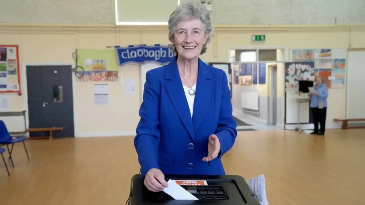 Catherine Connolly câștigă alegerile prezidențiale din Irlanda catherine connolly castiga alegerile prezidentiale din irlanda.webp