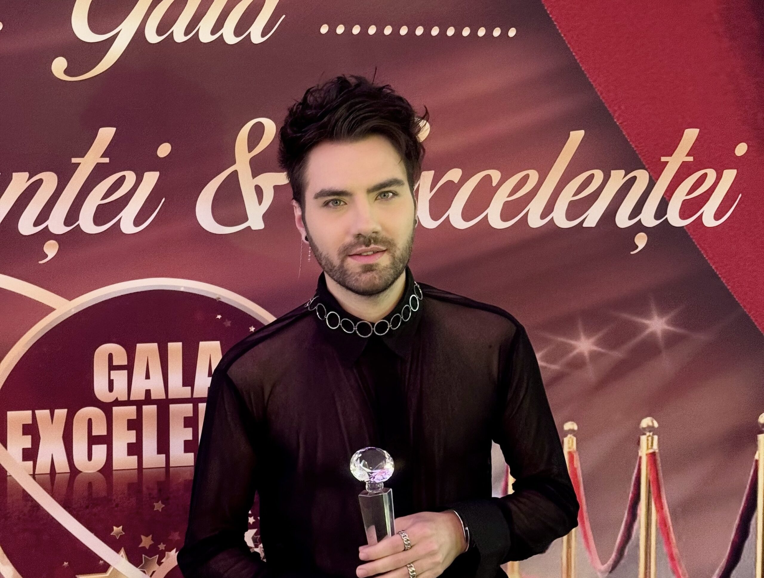 Onur Osman, desemnat Cel mai mare designer al anului 2025 la Gala Excelenței și Performanței organizată de Adela Diaconu