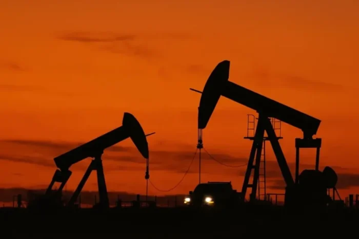 pretul petrolului rusesc scade dupa sanctiunile sua care afecteaza achizitiile chinei.webp