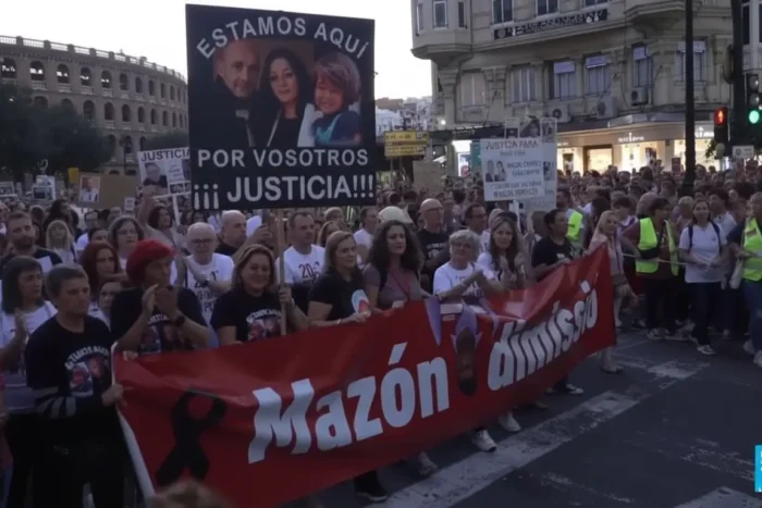 protest_in_valencia_la_aniversarea_inundatiilor_demisia_ceruta_liderului_regional.webp.webp