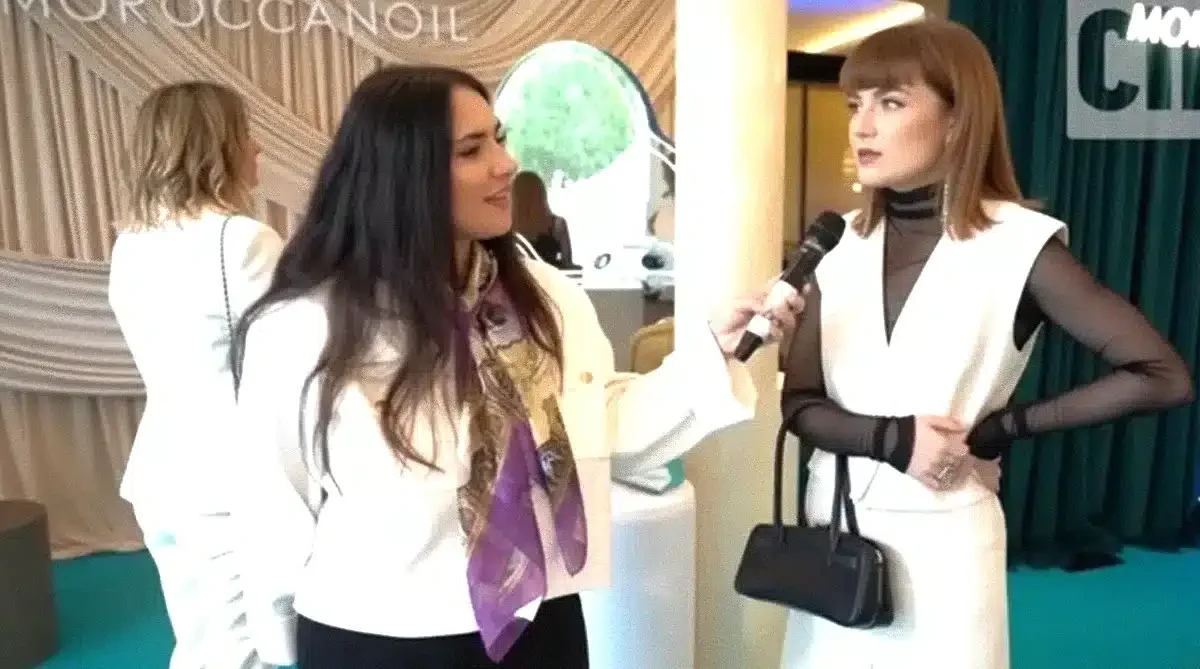 alexandra ungureanu face un pas important in viata personala si lasa fanii sa ghiceasca ce urmeaza.w