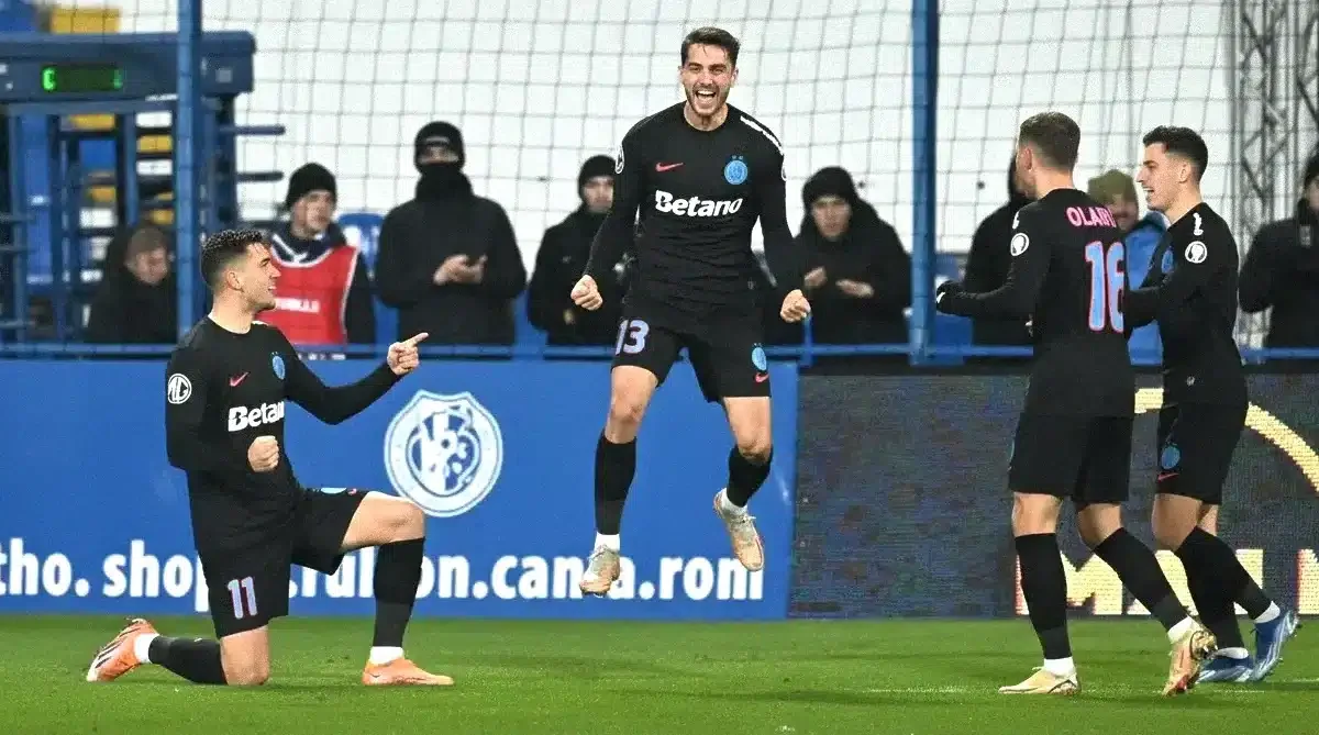 david miculescu paraseste terenul la farul fcsb schimba planul in plin meci.webp