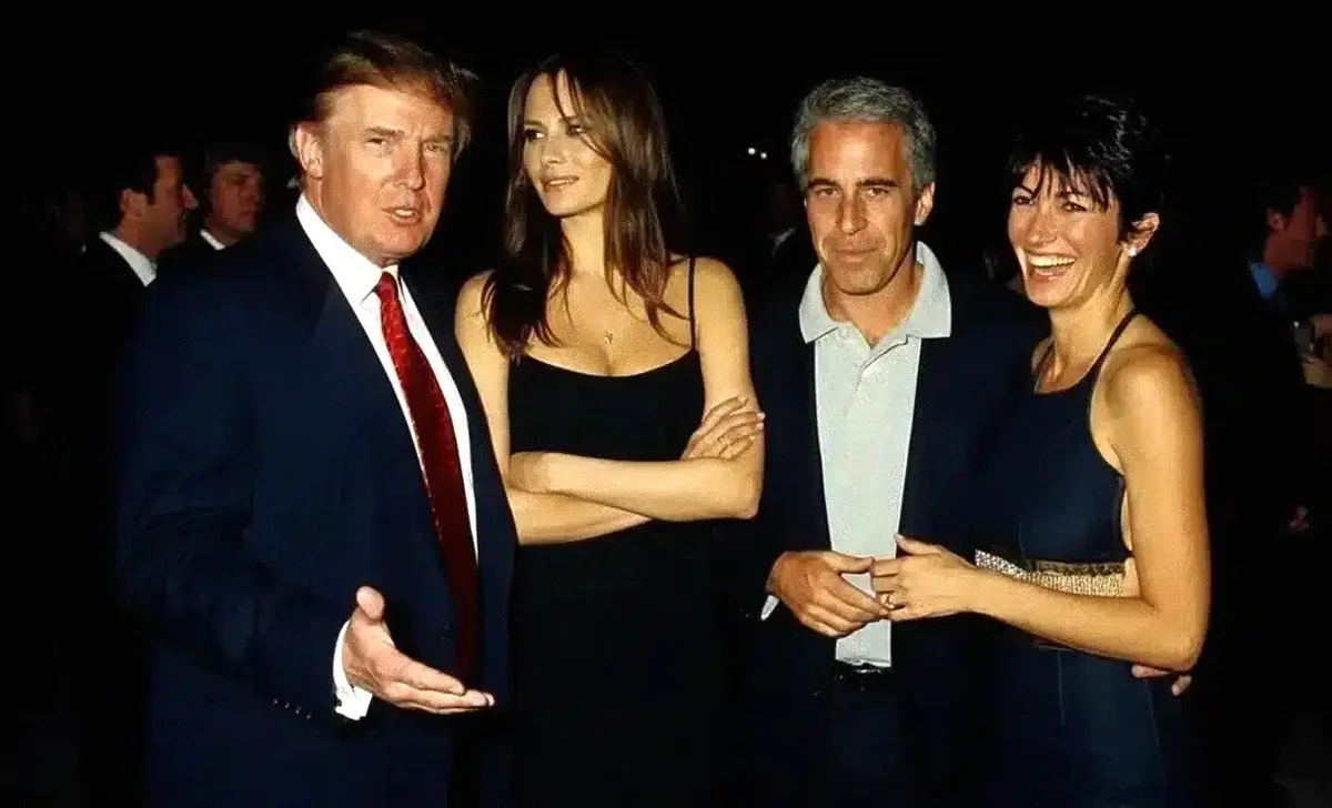 Donald Trump și Mike Johnson nu mai poate ascunde documentele secrete din cazul Epstein