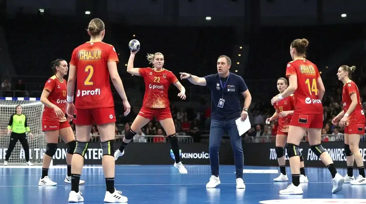 handbal feminin romania isi pastreaza sperantele dupa un meci plin de emotii la mondial.webp