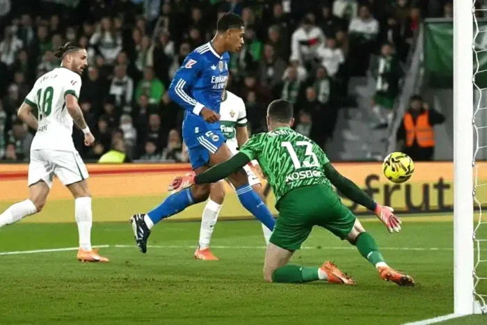 Jude Bellingham Transformă Meciul și Aproape Cimentează Un Nou Record pentru Real Madrid jude bellingham schimba soarta meciului si aduce real madrid aproape de un nou record.webp