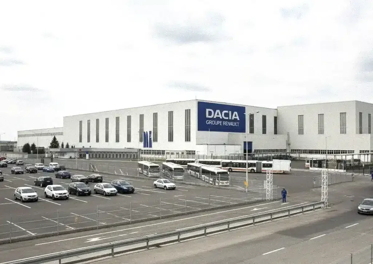 La fabrica Dacia, în mijlocul negocierilor tensionate, se discută despre concedieri şi plecări voluntare