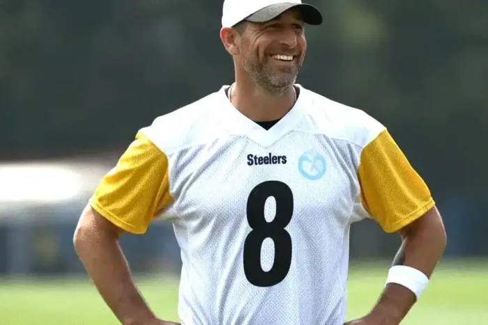 sotia misterioasa a lui aaron rodgers starneste curiozitate printre cei din jurul echipei.webp