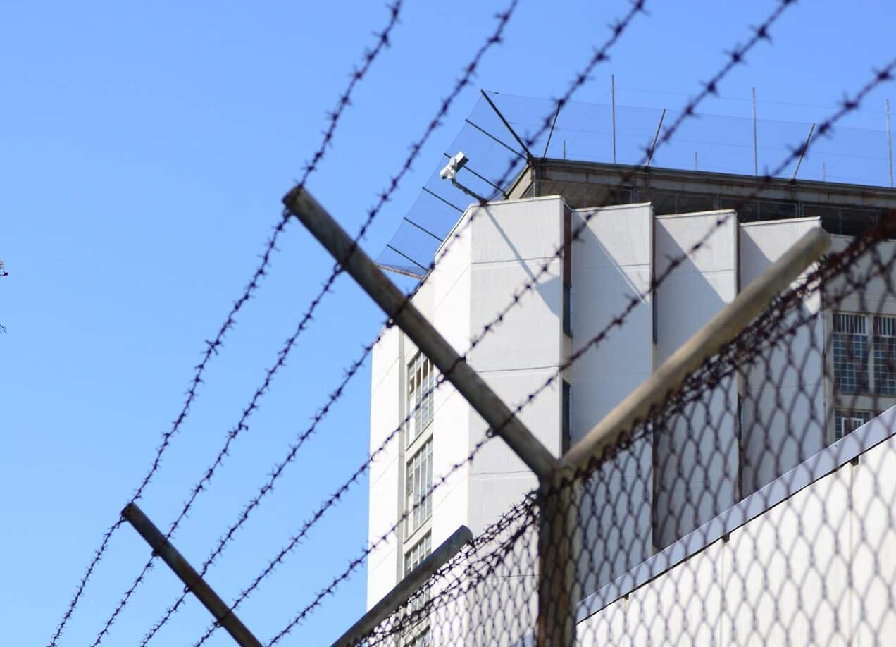 Fondatorul unei platforme cripto a murit în penitenciar Avea o pedeapsă de peste 11.000 de ani