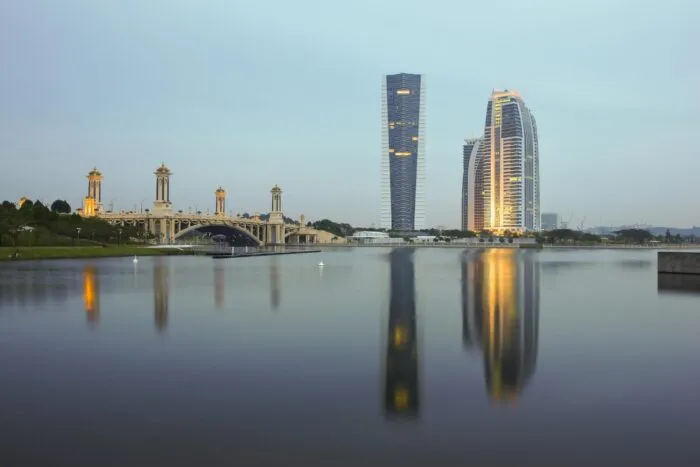 Abu-Dhabi.jpg