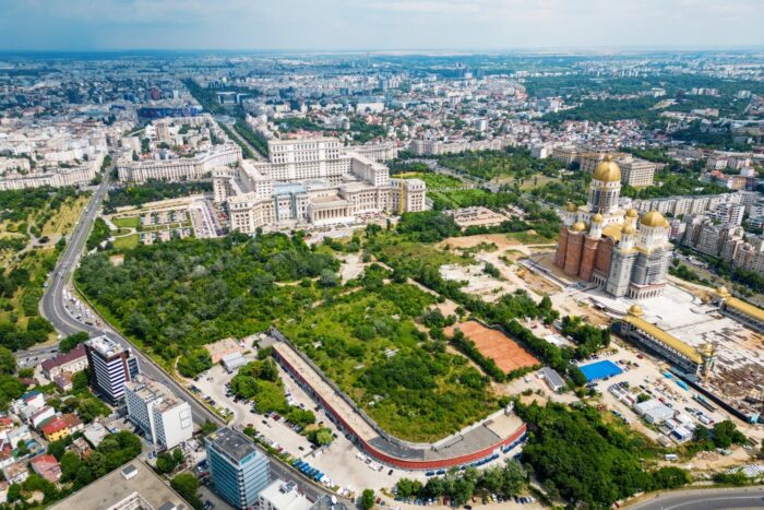 Bucurestiul-introduce-o-taxa-turistica-de-10-lei-pe-noapte-din-2026.jpg