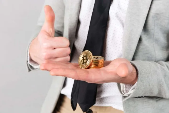Investitorii-crypto-devin-mai-prudenti-si-adopta-strategii-noi-dupa-prabusirea-pietei.jpg