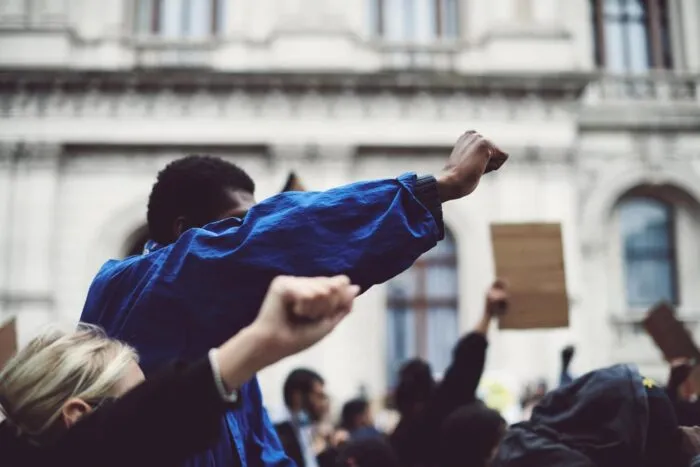 Marea-Britanie-creste-pragul-pentru-taxa-de-mostenire-a-fermierilor-la-25-milioane-lire-dupa-protest.jpeg