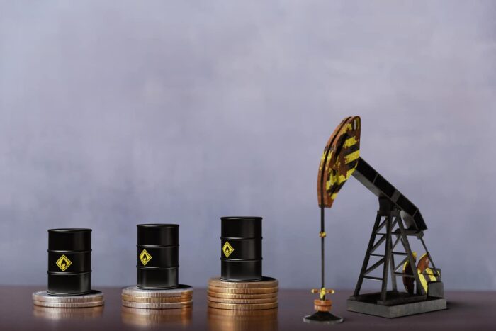 Petrolul creste pe fondul cresterii economice SUA si tensiunilor
