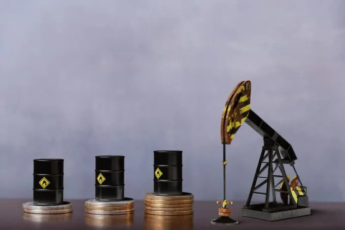 Petrolul-creste-pe-fondul-cresterii-economice-SUA-si-tensiunilor.jpg