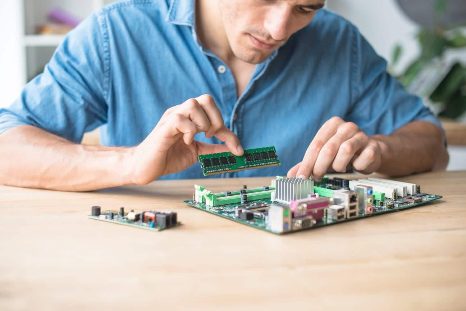 Dezavantajele utilizării Raspberry Pi pentru self-hosting