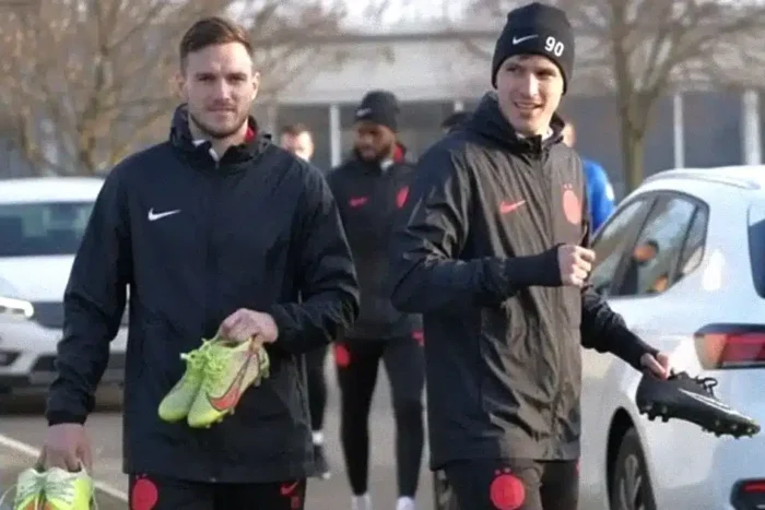 ce se intampla cu doi jucatori la fotbal club steaua bucuresti inainte de cantonamentul decisiv.webp