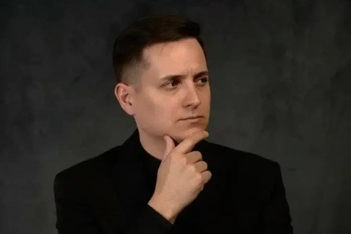 Impactul Sărbătorilor asupra Vieții lui George Tănase: Lecții Învățate în Ani Dificili cum au schimbat sarbatorile viata lui george tanase si ce a descoperit in anii dificili.webp