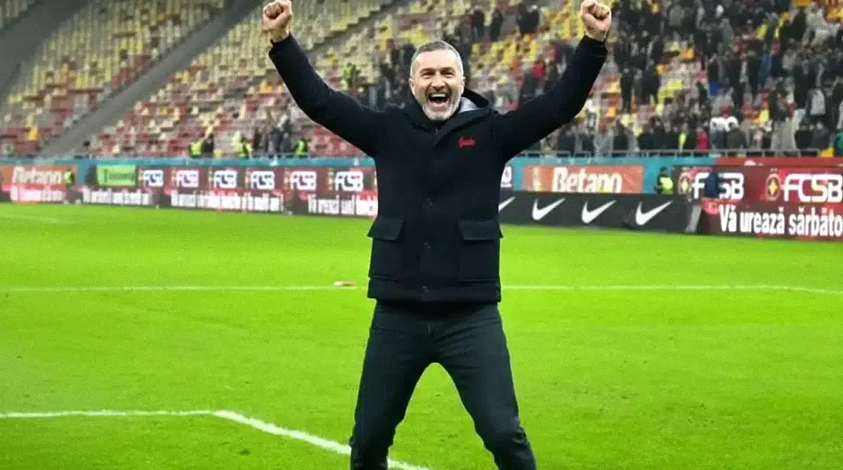 decizia lui mihai stoica despre echipa sezonului din superliga starneste discutii.webp
