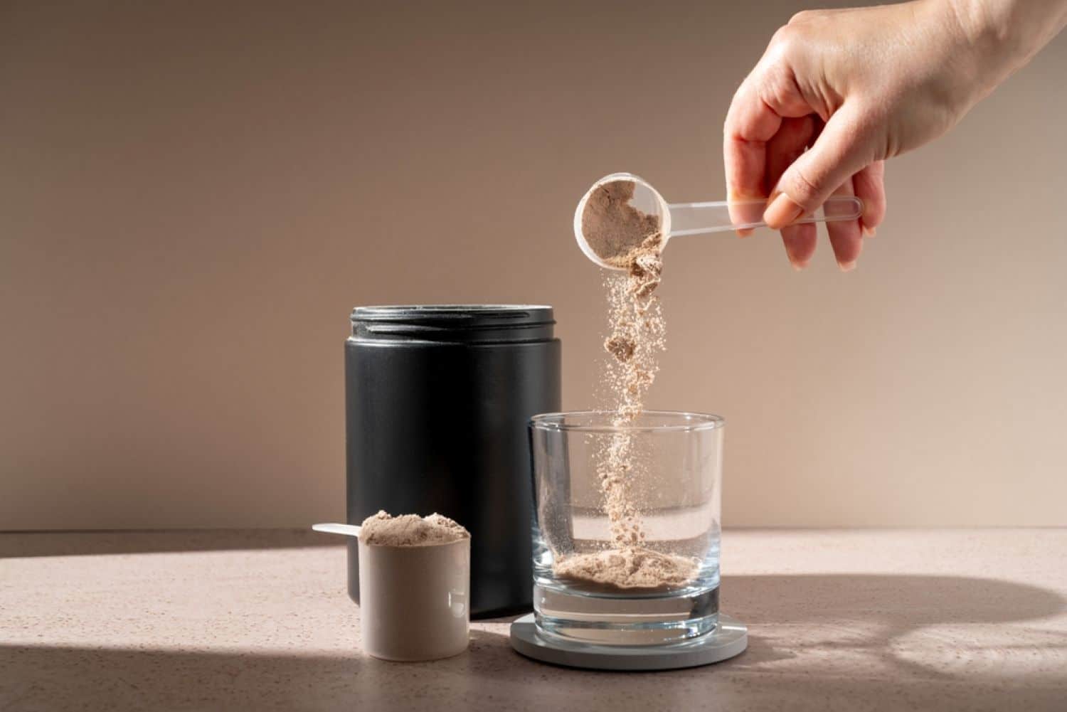 Cum alegi pudra proteică potrivită pentru antrenamentele tale