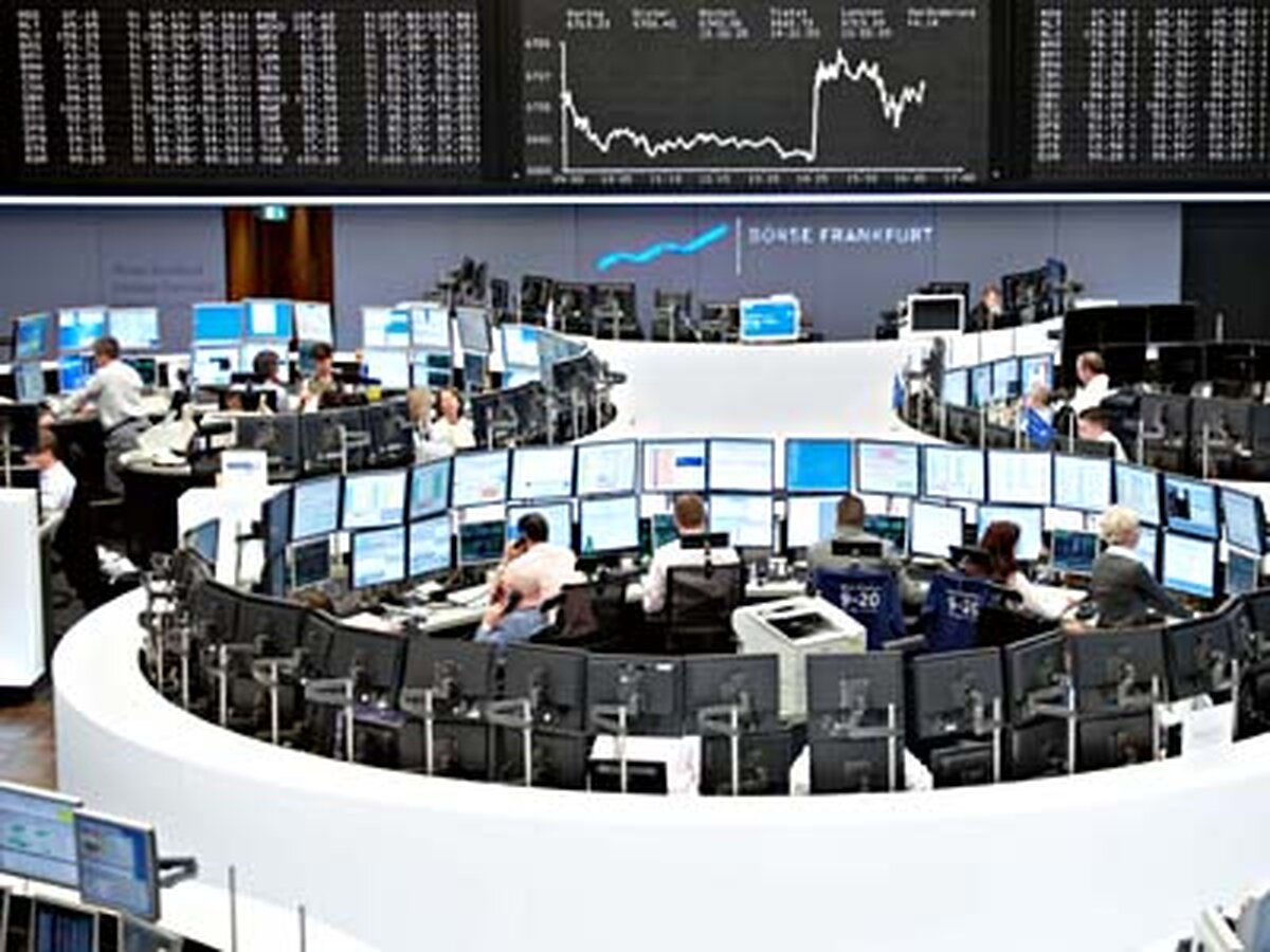 Turbulențele politice din Franța influenţează pieţele europene