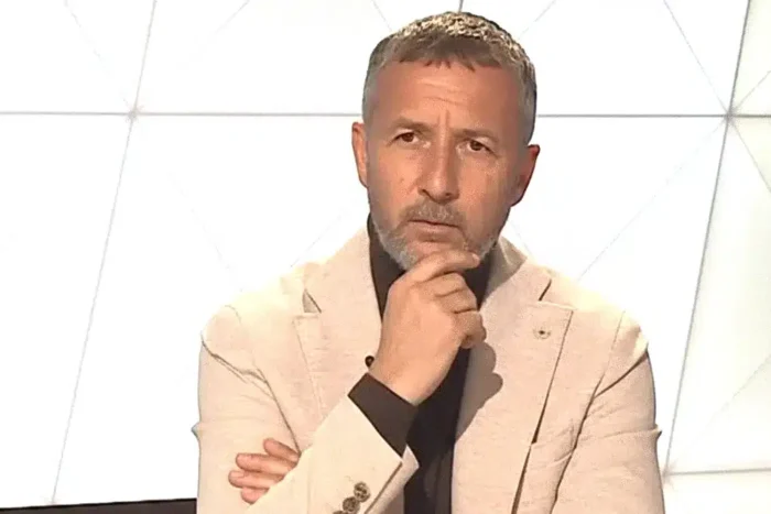 gestul lui louis munteanu cu tricoul fcsb starneste discutii intre rivali.webp