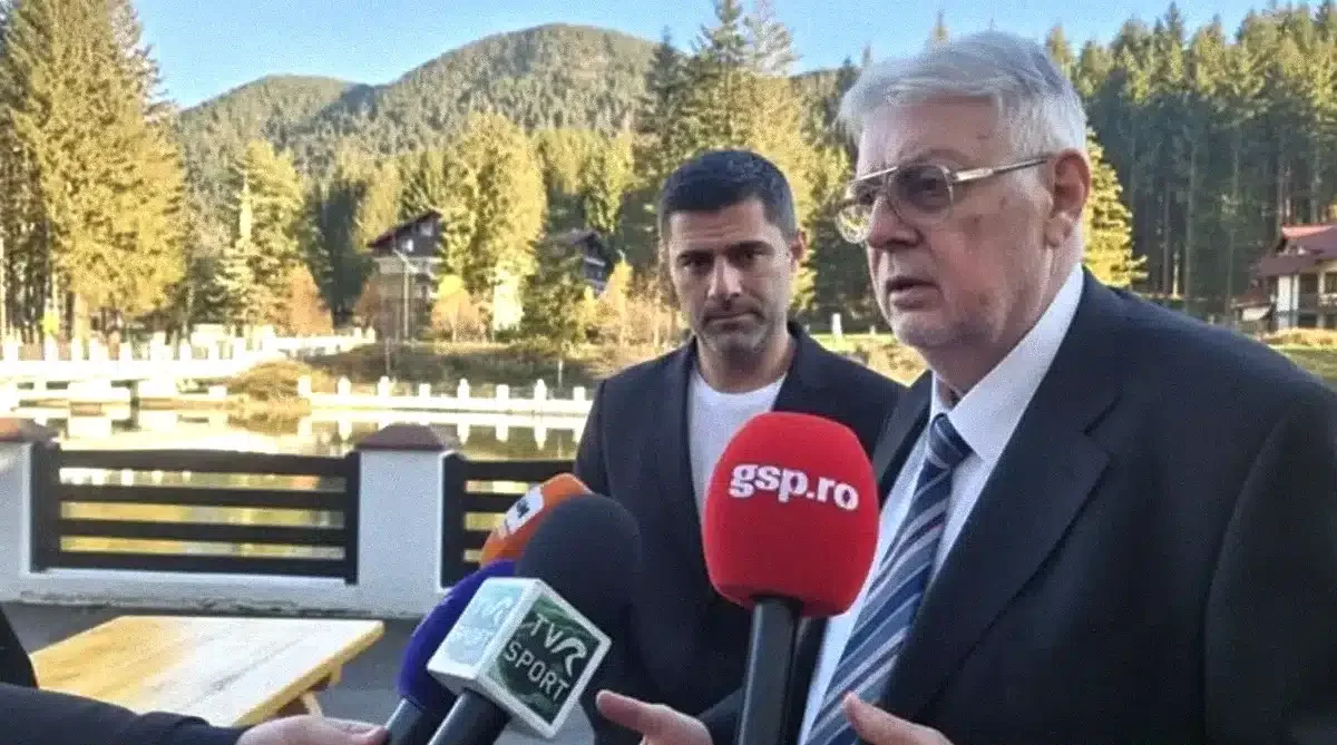 Gino Iorgulescu Anticipă o Competitie Acerbă în Superliga și Menține Suspansul pentru Titlu gino iorgulescu vede o lupta stransa la varf in superliga si lasa deschisa miza titlului.webp