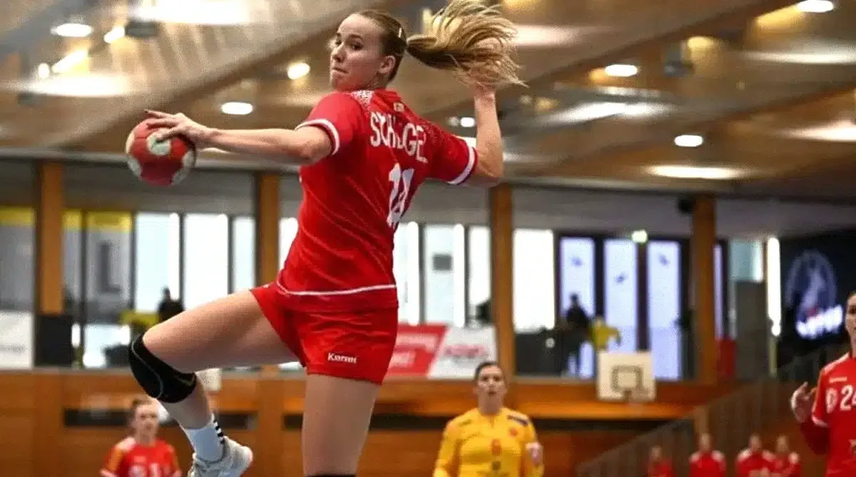 Klara Schlegel se alătură echipei Rapid și insuflă optimism fanilor klara schlegel ajunge la rapid si aduce un nou val de speranta pentru suporteri.webp