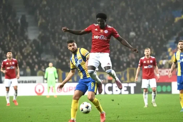 leard sadriu urmarit din tribune la otelul galati fc arges povestea care ar putea schimba totul.webp