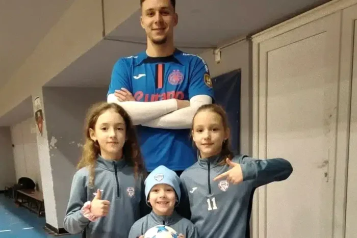 louis munteanu si gestul care a starnit reactii neasteptate in lumea fotbalului.webp