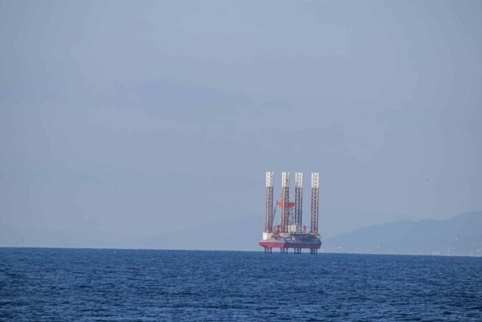 marea neagra scaled 1 1024x682