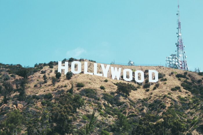 Producătorii de film solicită Congresului american să oprească achiziția Warner Bros de către Netflix nathan defiesta hzc5cxRicFI unsplash