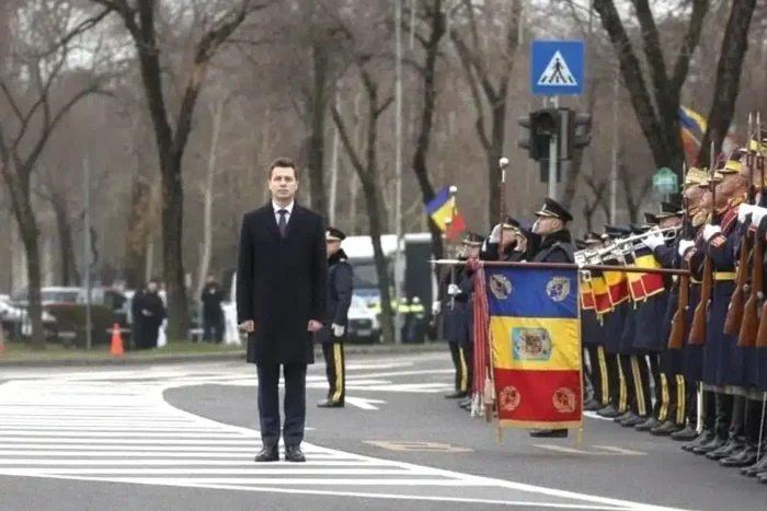 parada_militara_de_la_bucuresti_aduce_momente_speciale_si_prezente_neasteptate.webp.webp