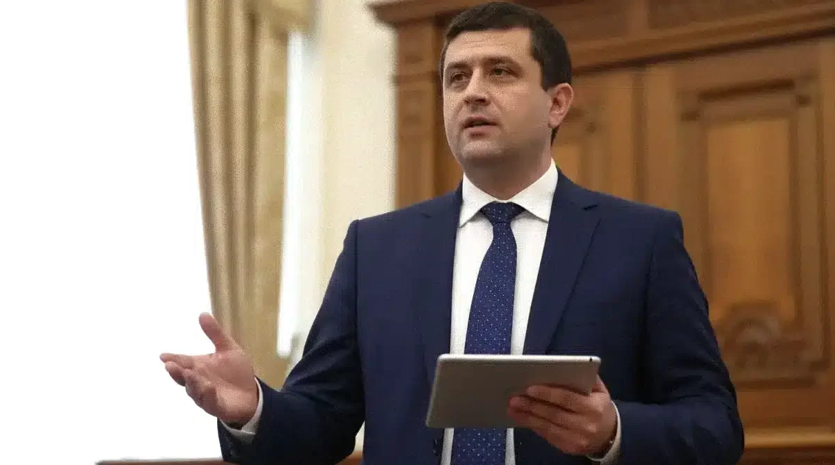 radu miruta in centrul unei decizii importante care ar putea schimba echilibrul in guvern.webp