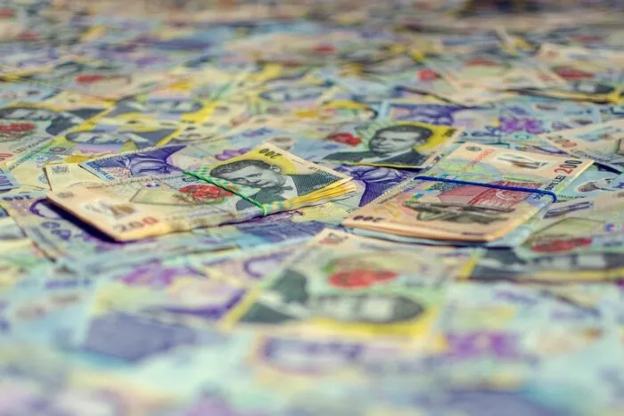 rezolutii-financiare-2025-cum-iti-indeplinesti-obiectivele-de-bani.jpg