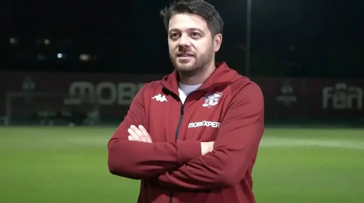 Victor Angelescu Revela o Echipa Surprinzătoare din Superliga și Provocă Fanii să Ghicească Selecțiile victor angelescu dezvaluie o echipa neasteptata din superliga si lasa fanii sa ghiceasca selectiile