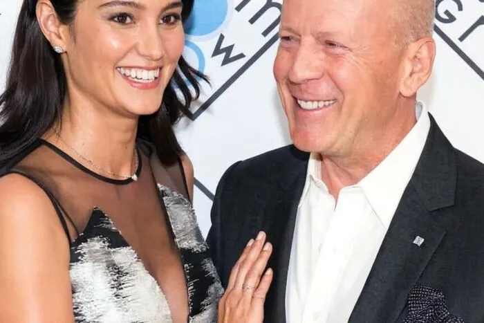Bruce Willis suferă de demență și nu este conștient de boală, afirmă soția
