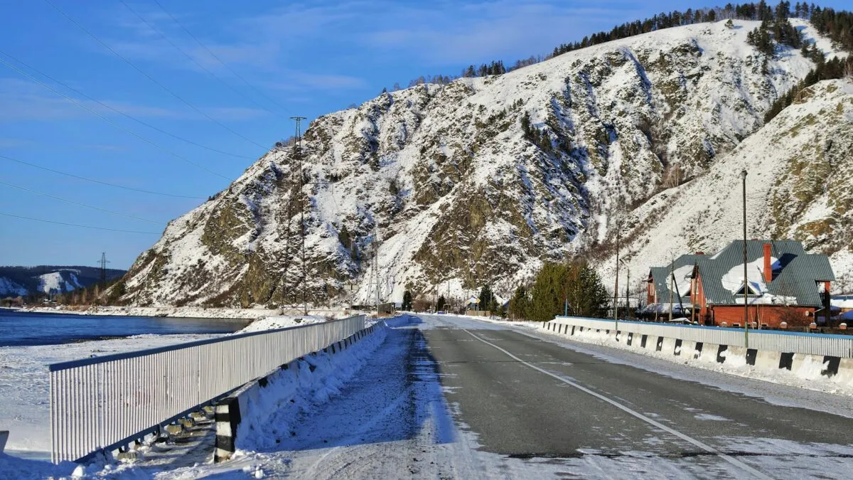 asfalt-la-80c-turnat-pe-ger-de-12c-solutia-din-cluj-pentru-gropile-de-iarna