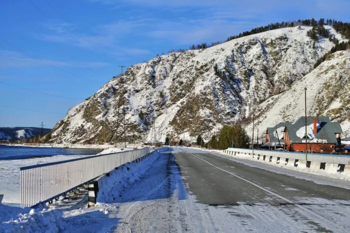 asfalt-la-80c-turnat-pe-ger-de-12c-solutia-din-cluj-pentru-gropile-de-iarna