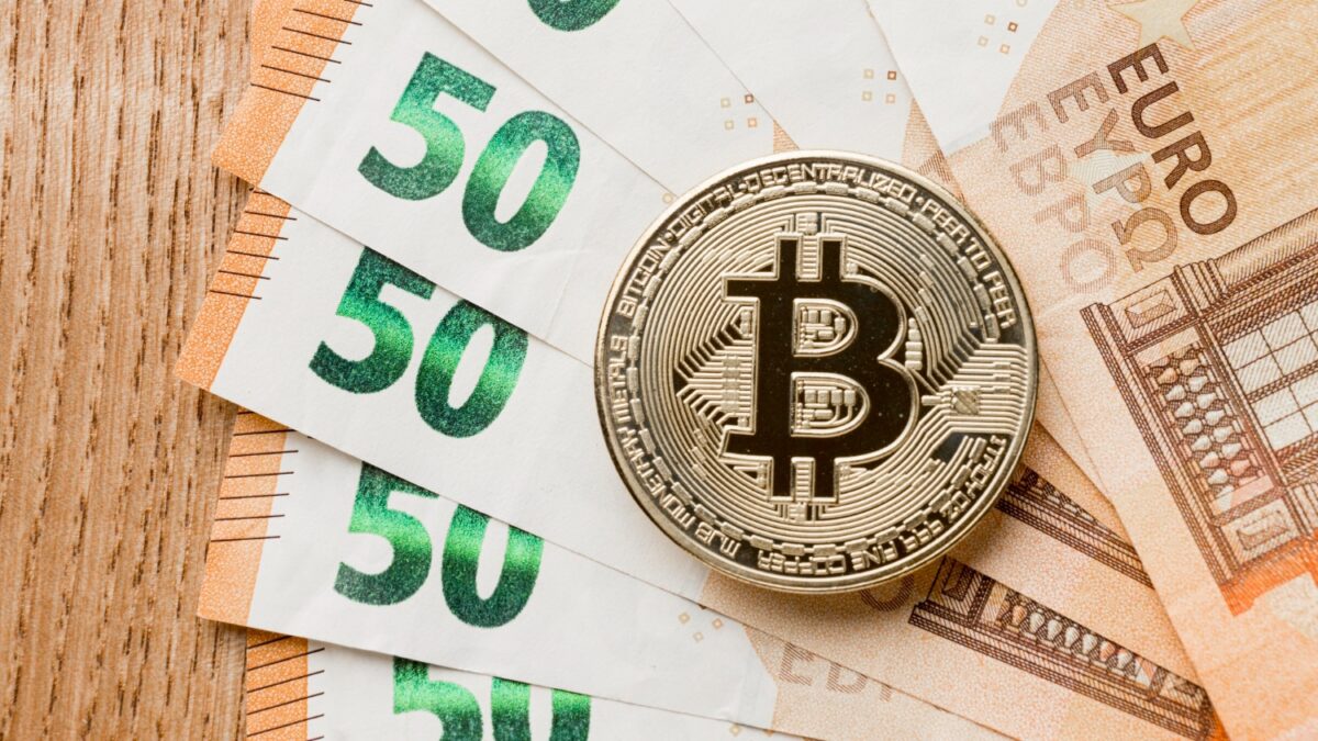 Bitcoin Coboară Sub 90.000 Dolari, Vizează Gap-ul de 88.000 Dolari bitcoin scade sub 90 000 dolari si vizeaza gap ul de 88 000