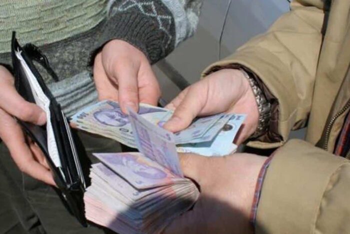 camatar din gorj prins cu 160 000 de lei cerea 150 000 de euro de la o victima