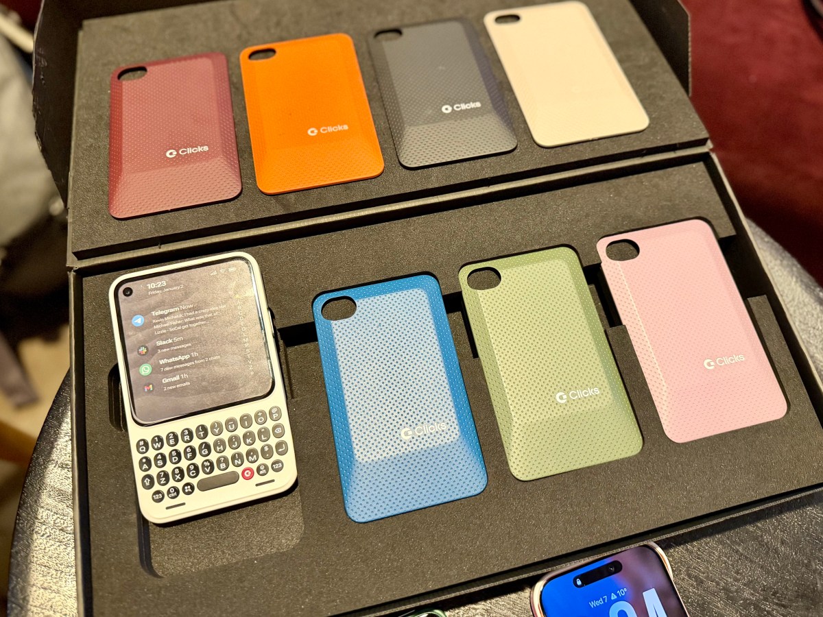 Clicks Technology lansează Communicator: un smartphone cu tastatură fizică inovatoare